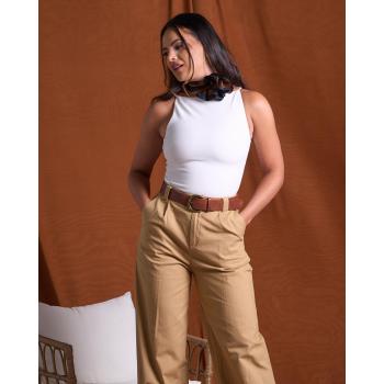 Blusa tirante blanca.