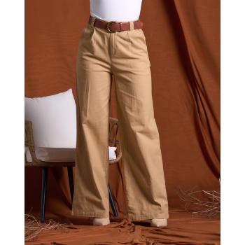 Pantalón beige.