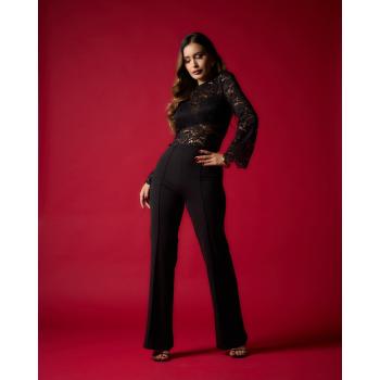 Pantalon bota ancha negro.