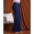 Jeans oscuro.