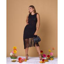 Vestido tejido flecos.
