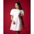 Vestido blanco con lazos.