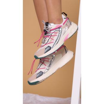 Tenis multicolor.